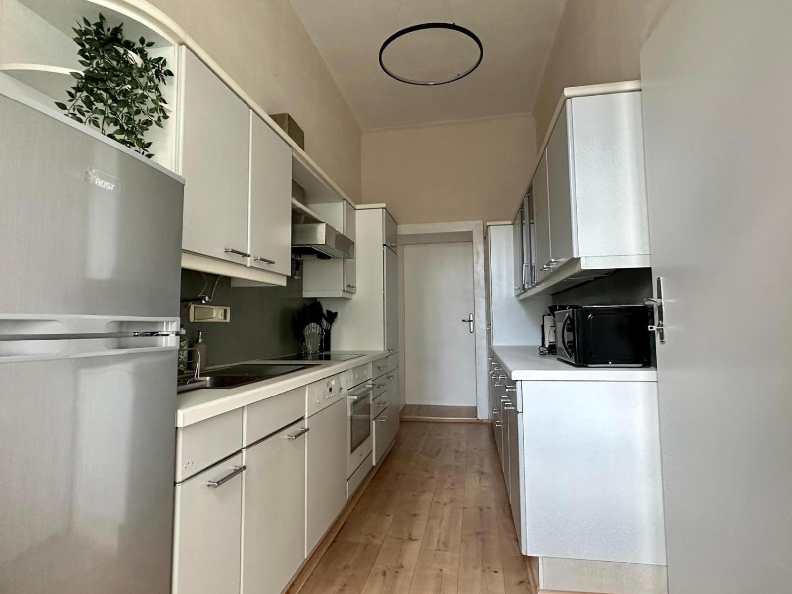 Spacious Apartment, 3 Min To U6 Metro Вена Экстерьер фото