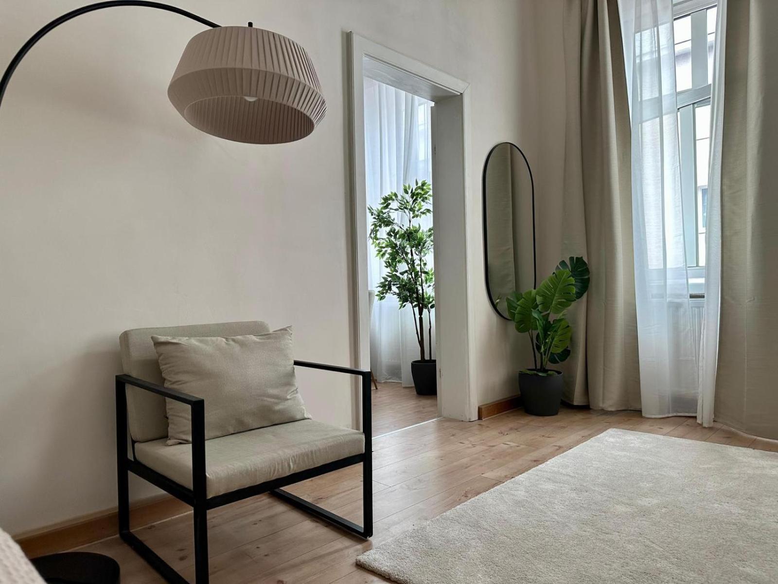 Spacious Apartment, 3 Min To U6 Metro Вена Экстерьер фото