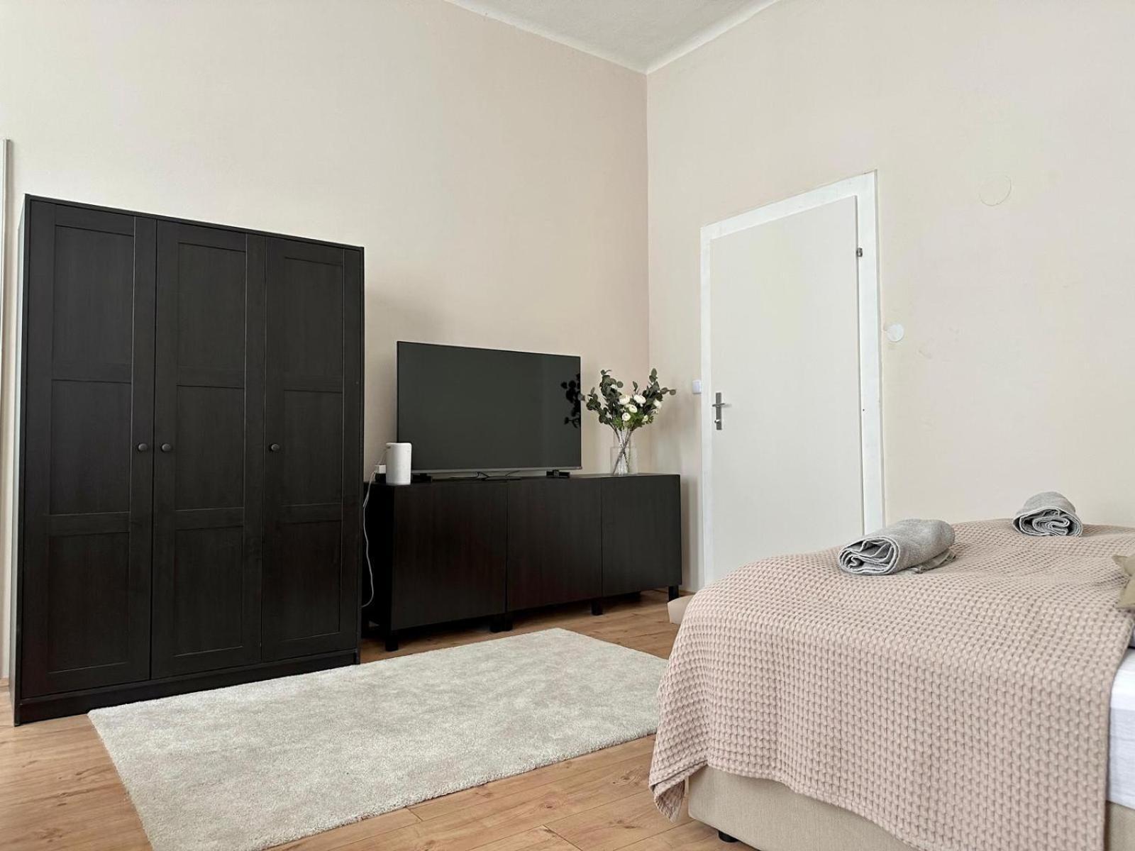 Spacious Apartment, 3 Min To U6 Metro Вена Экстерьер фото