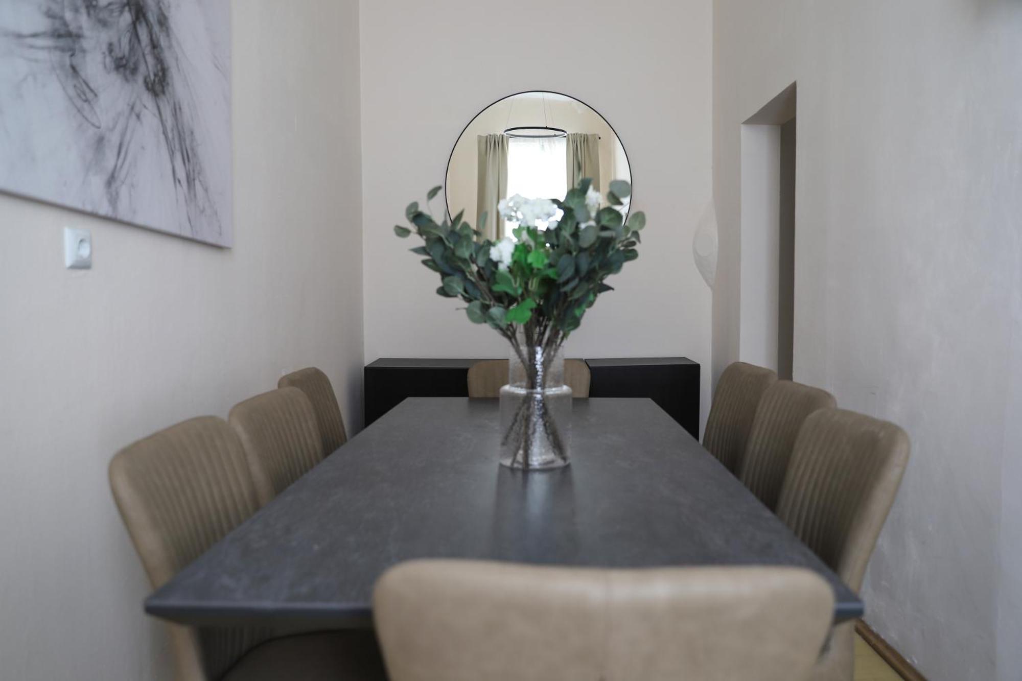 Spacious Apartment, 3 Min To U6 Metro Вена Экстерьер фото